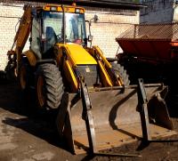 JCB 4 L