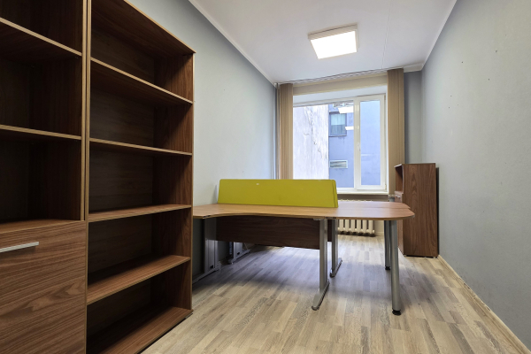 Nomas tiesību izsole 12,5 m² biroja telpai Pilsētas laukumā 2