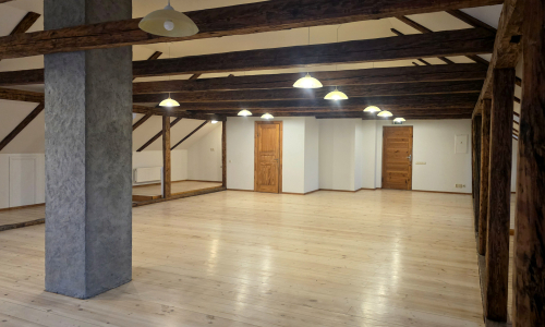 121,3 m² biroja/ pakalpojumu telpa Baznīcas ielā 9, 3. stāvā