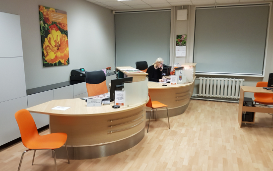 Klientu apkalpošanas zālē pusdienas laiks ir no 12.00 līdz 13.00