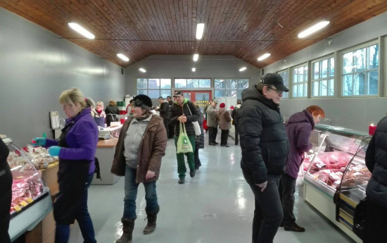 Pārtikas preču tirgus paviljons darbu atsāks 7. septembrī
