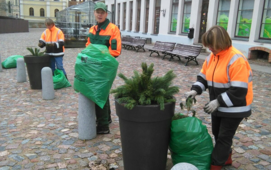 Pirms valsts svētkiem rotājam Kuldīgu