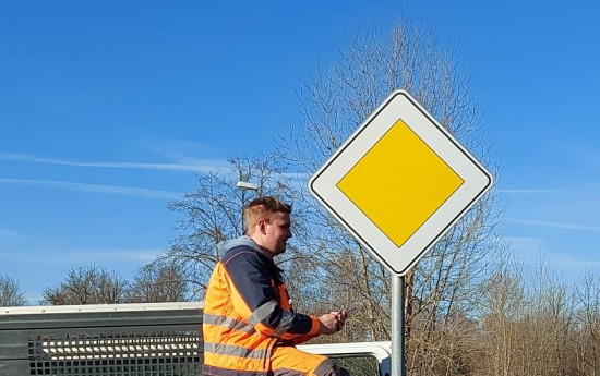 Arī ceļa zīmes savu laiku nokalpo