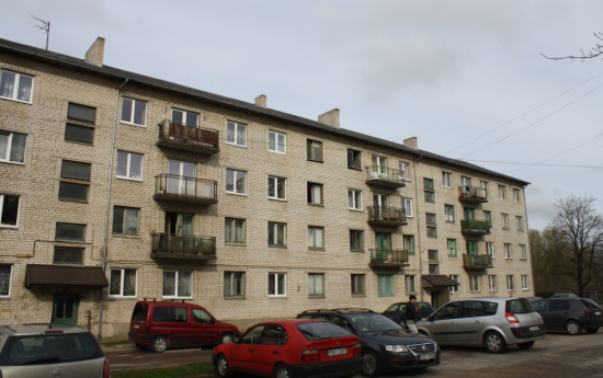 Labiekārto ieejas mezglus ēkai Virkas ielā 25