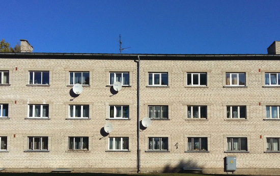 Atjauno apmali ēkai Jelgavas ielā 38