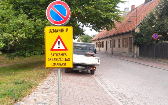Kaļķu ielas posmā stāvēt aizliegts!