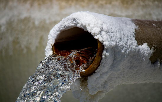 15 izsaukumi aizsaluša ūdensvada dēļ