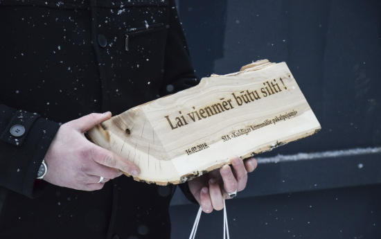Atklāj jauno katlumāju Priedainē