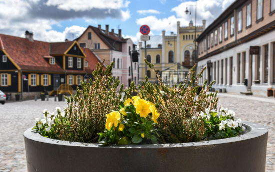 Kuldīga pavasara ziedos