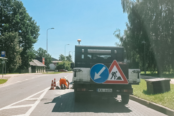 Turpinās nolietotā bruģakmens nomaiņa