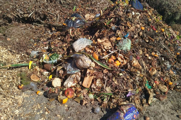 Bioloģiskos atkritumus šķirojam nepareizi