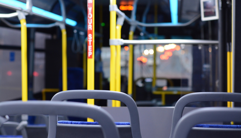 Sabiedriskajā transportā jālieto deguna un mutes aizsegs