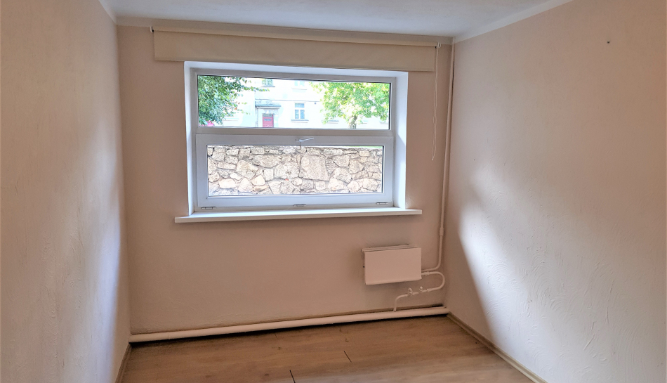 Iznomā telpu Pilsētas laukumā 4 - 12,2 m²