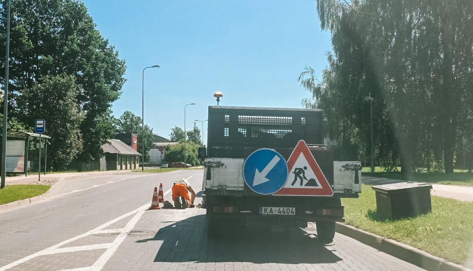 Turpinās nolietotā bruģakmens nomaiņa