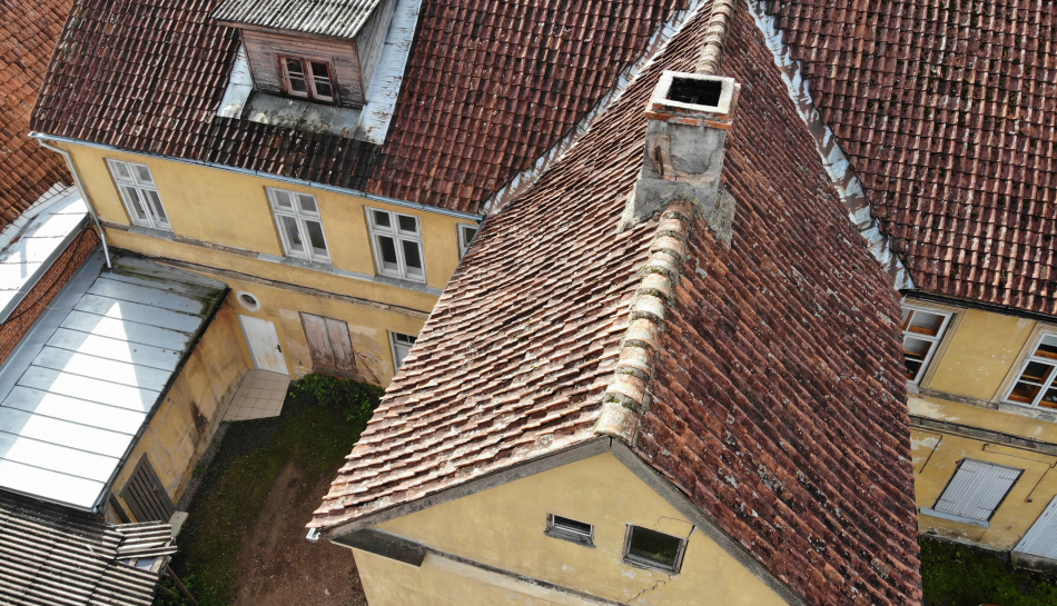 Jumta remonts namam Liepājas ielā 25