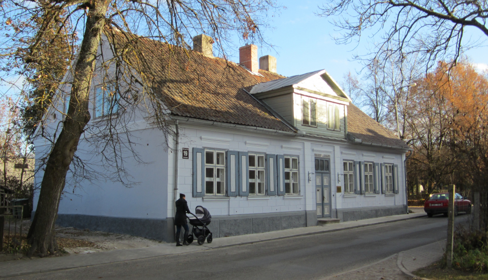 Nokrāsota ēka 1905. gada ielā 19