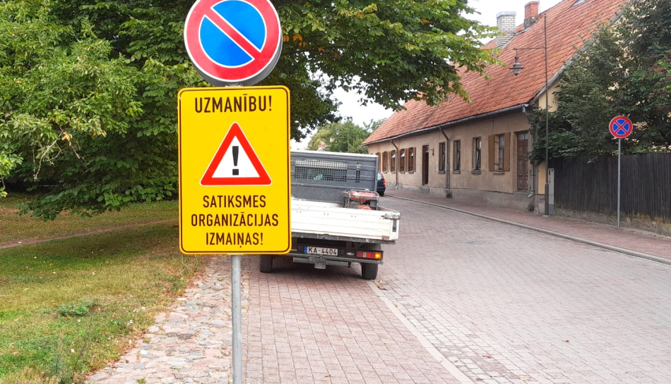 Kaļķu ielas posmā stāvēt aizliegts!