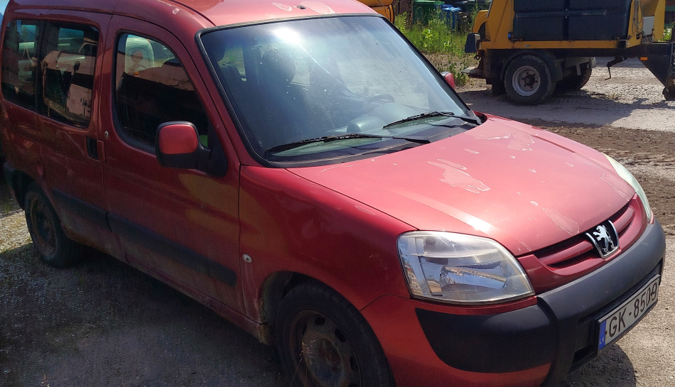 Izsolīs automašīnu PEUGEOT PARTNER