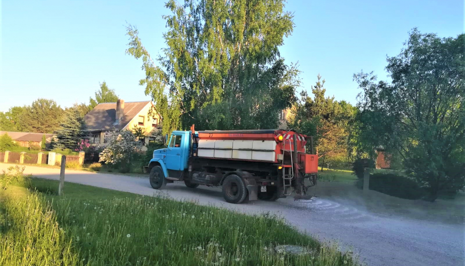 Grants segas apstrāde ar pretputekļu absorbentu