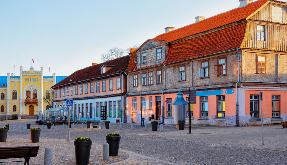 Atjauno jumtus, fasādes un skursteņus